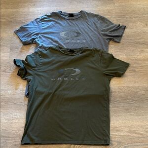 Oakley T-shirts - bundle of 2